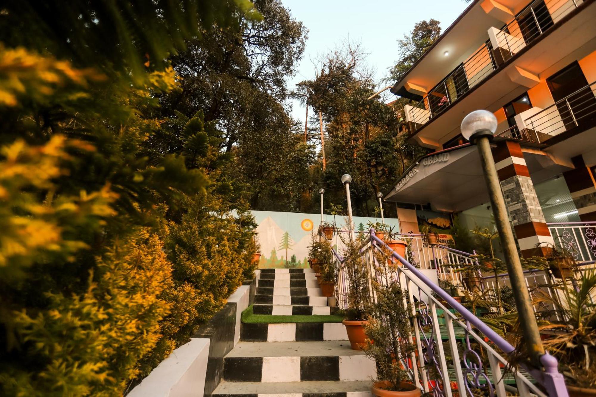 Mirage Grand Hotell McLeod Ganj Exteriör bild